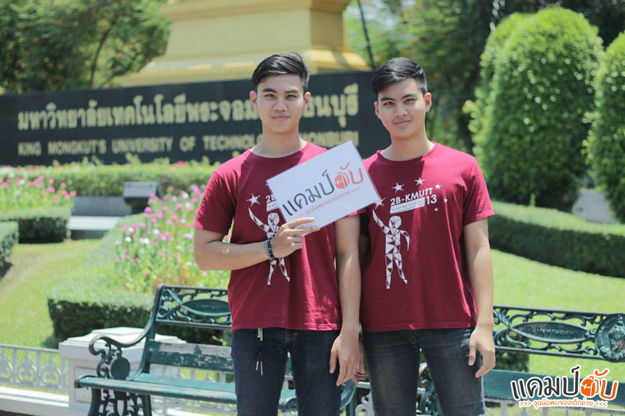 พี่เฟื่อง (ขวา) และพี่ฟู (ซ้าย) พี่ค่ายฝาแฝดสุดหล่อไม่แพ้พี่ประธานค่าย